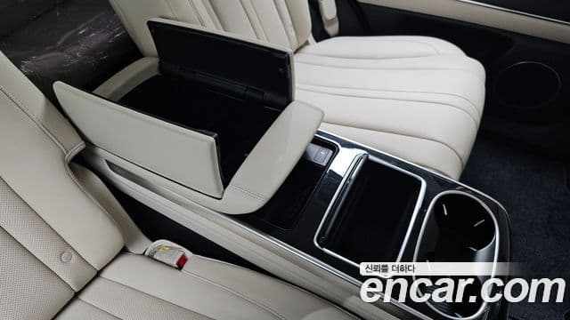 Genesis GV80 2022 — Photo 23/35