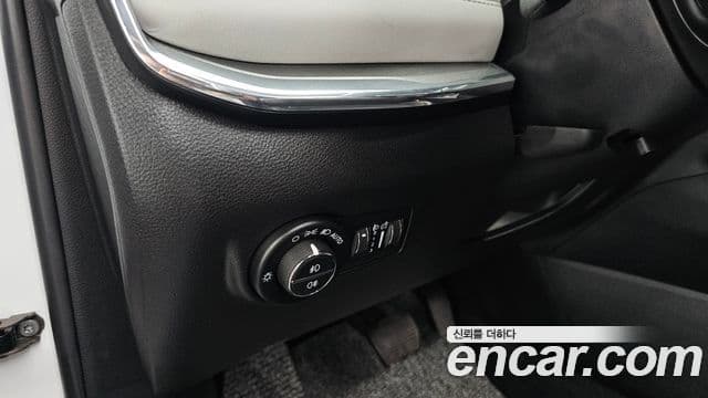 Jeep Compass 2022 — Photo 24/35