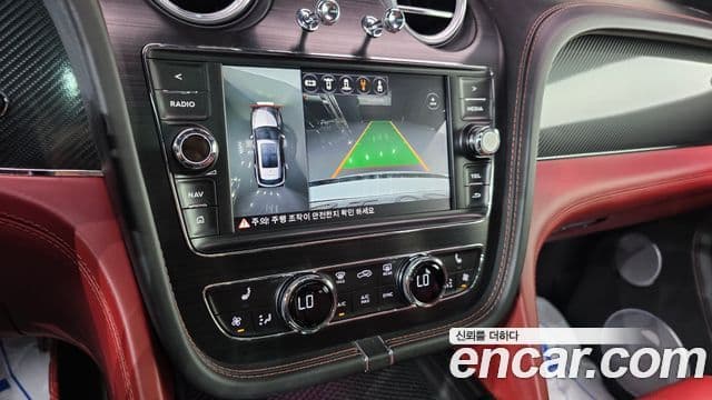 Bentley Bentayga 2018 — Photo 2/20