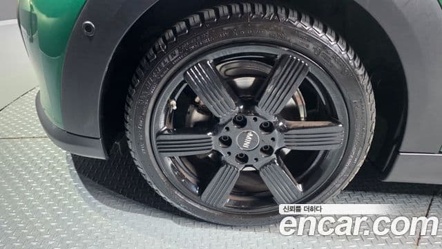Mini Cooper 2021 — ფოტო 4/20