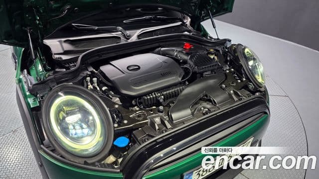 Mini Cooper 2021 — ფოტო 5/20