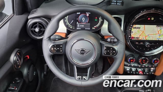 Mini Cooper 2021 — ფოტო 12/20