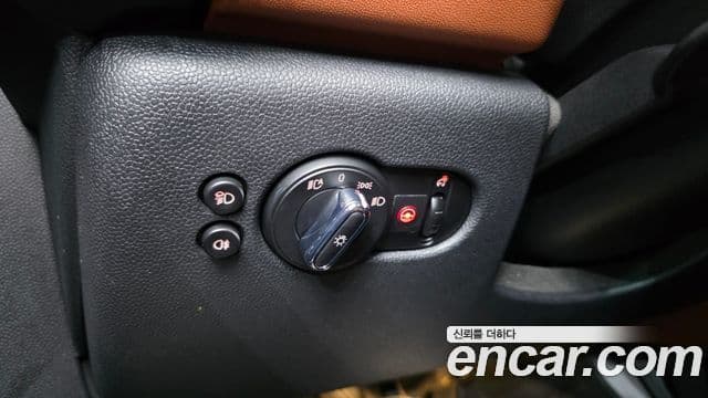 Mini Cooper 2021 — ფოტო 18/20