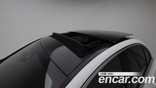 Mercedes-Benz E-Class 2024 — ფოტო 19/20