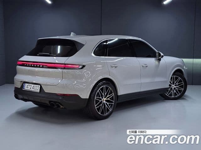 Porsche Cayenne 2024 — Фото 1/20