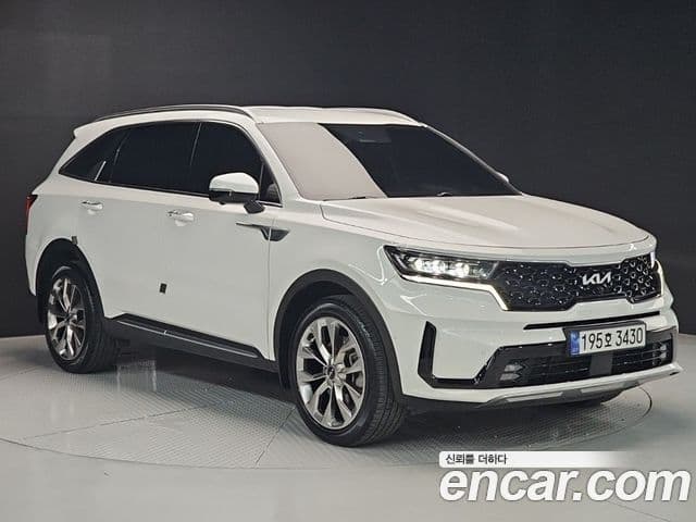 Kia Sorento 2023 — Фото 1/20