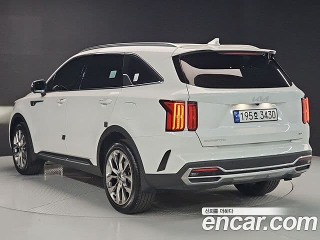 Kia Sorento 2023 — Фото 2/20