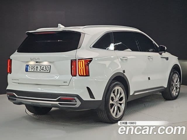 Kia Sorento 2023 — Фото 3/20