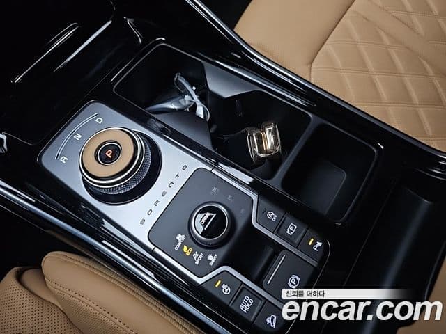 Kia Sorento 2023 — Фото 8/20