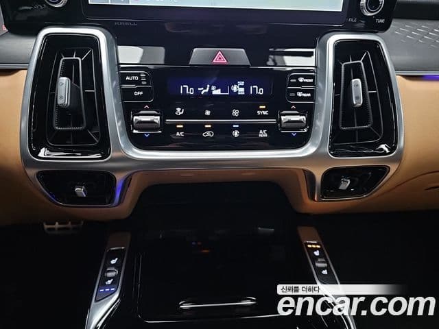 Kia Sorento 2023 — Фото 15/20