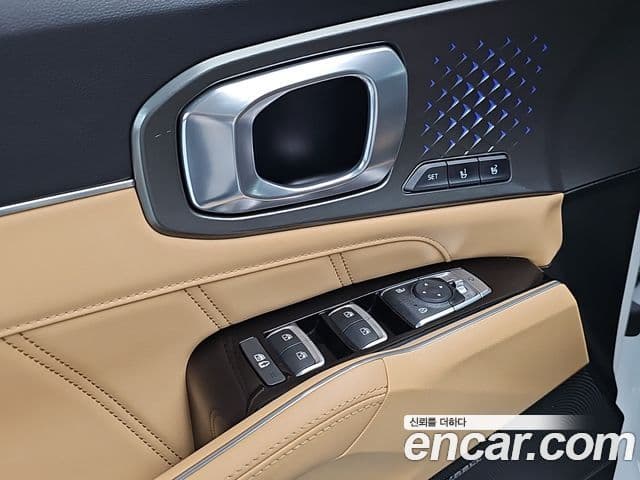 Kia Sorento 2023 — Фото 18/20