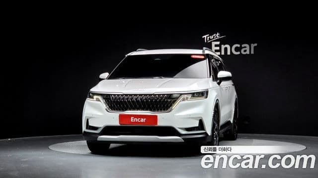 Kia Carnival 2021 — ფოტო 3/20
