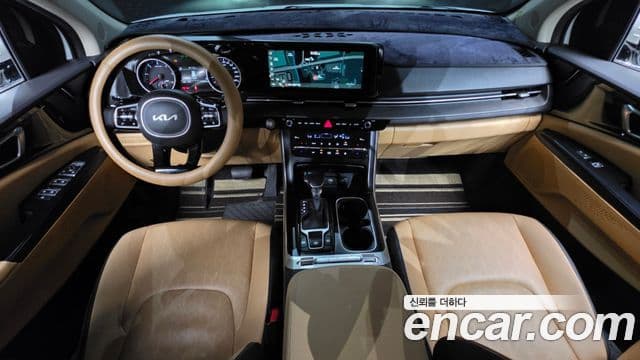 Kia Carnival 2021 — ფოტო 7/20