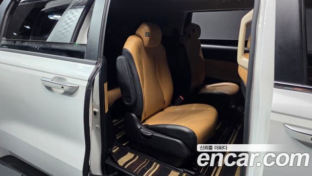 Kia Carnival 2021 — ფოტო 12/20