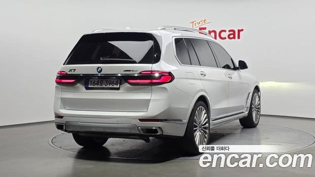 BMW X7 2023 — ფოტო 2/20