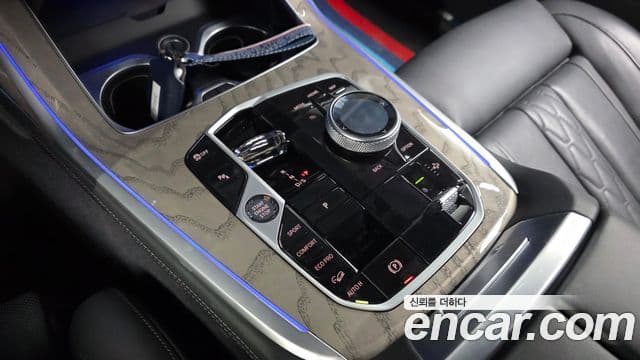 BMW X7 2023 — ფოტო 9/20