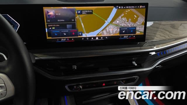 BMW X7 2023 — ფოტო 14/20