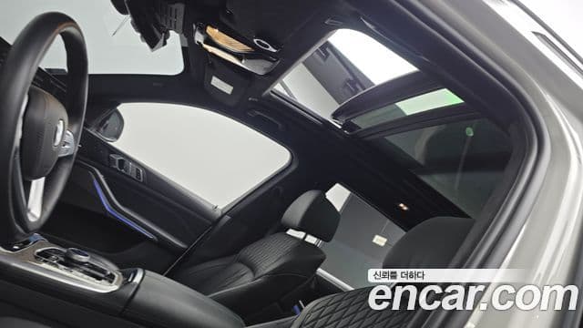 BMW X7 2023 — ფოტო 19/20