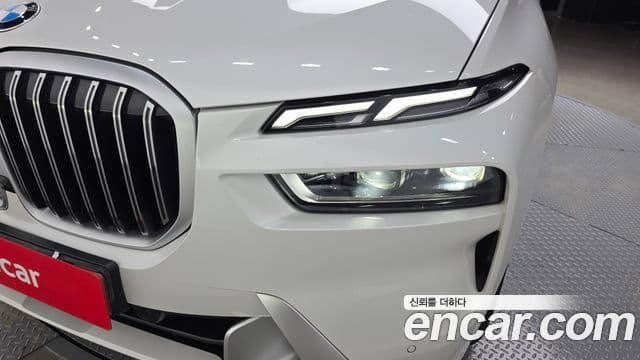 BMW X7 2023 — Photo 3/42