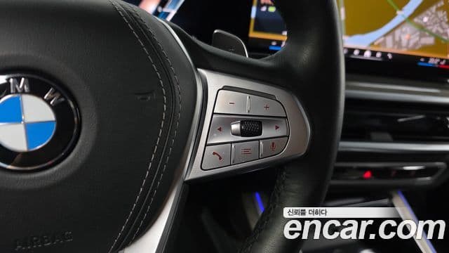 BMW X7 2023 — Photo 25/42