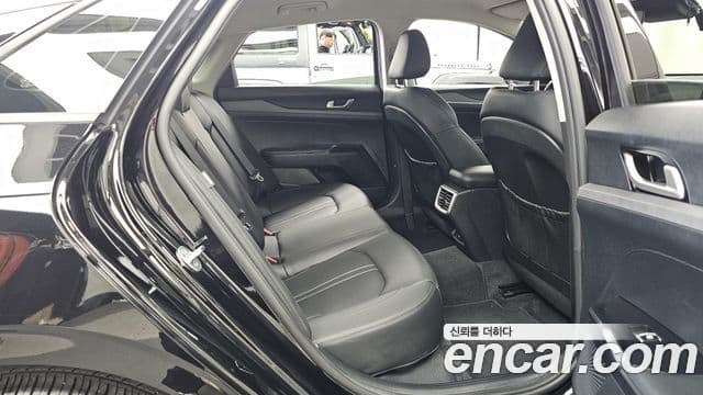 Kia K5 2023 — ფოტო 12/20