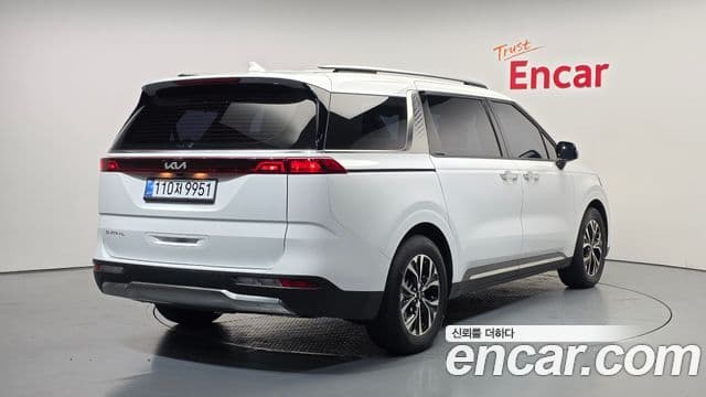 Kia Carnival 2023 — Фото 2/20