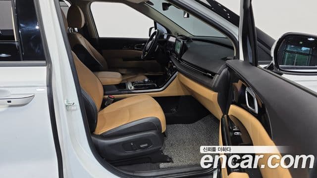 Kia Carnival 2023 — Фото 11/20