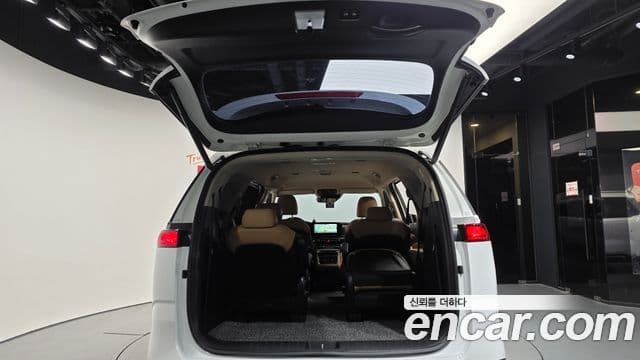 Kia Carnival 2023 — Фото 20/20