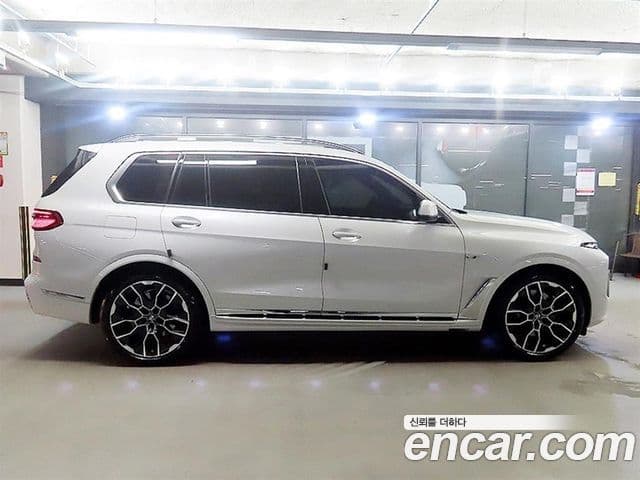 BMW X7 2025 — Фото 2/20