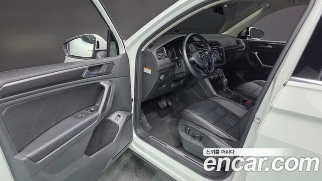 Volkswagen Tiguan 2020 — ფოტო 10/20