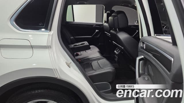 Volkswagen Tiguan 2020 — ფოტო 11/20