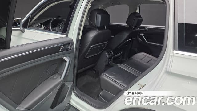 Volkswagen Tiguan 2020 — ფოტო 12/20