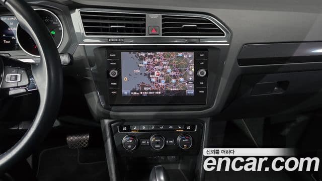 Volkswagen Tiguan 2020 — ფოტო 13/20