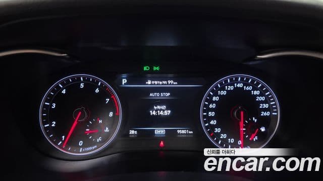 Genesis G70 2018 — ფოტო 8/20