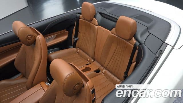 Mercedes-Benz E-Class 2020 — Photo 9/32