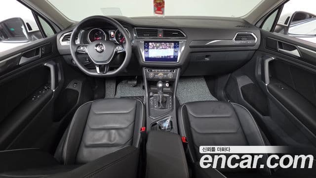 Volkswagen Tiguan 2018 — Şəkil 7/20