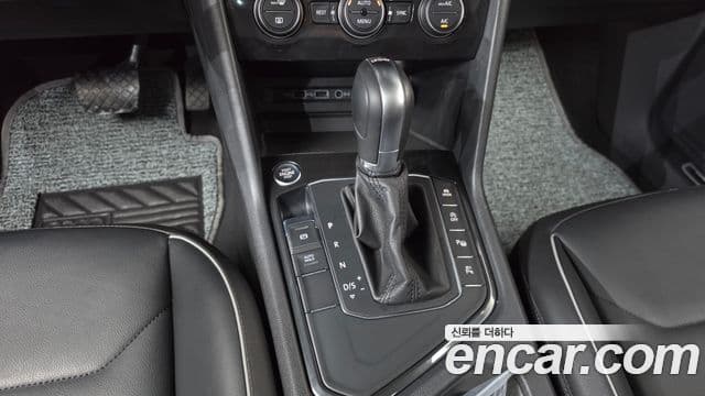Volkswagen Tiguan 2018 — Şəkil 9/20