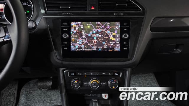 Volkswagen Tiguan 2018 — Şəkil 12/20