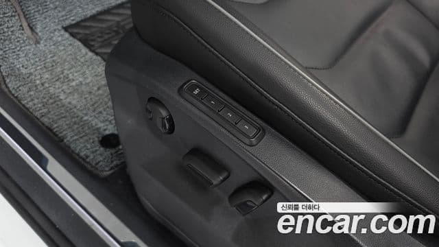 Volkswagen Tiguan 2018 — Şəkil 15/20