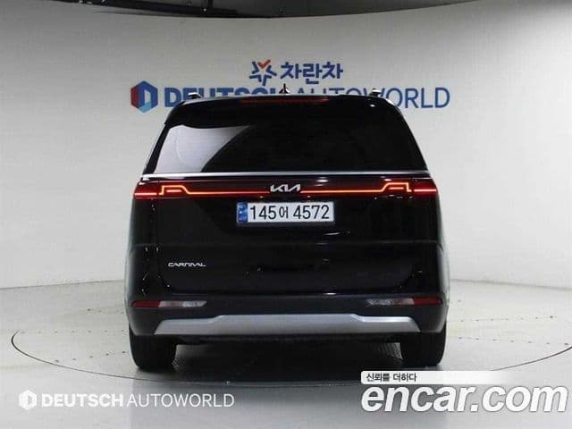 Kia Carnival 2023 — ფოტო 3/20