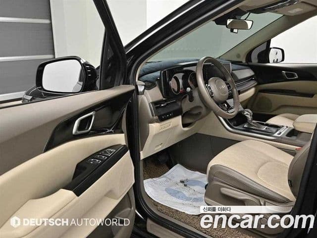 Kia Carnival 2023 — ფოტო 11/20