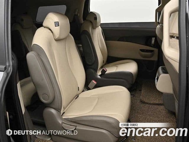 Kia Carnival 2023 — ფოტო 12/20