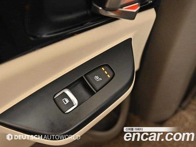 Kia Carnival 2023 — ფოტო 16/20