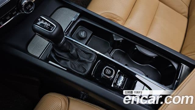 Volvo S60 2020 — Şəkil 8/20