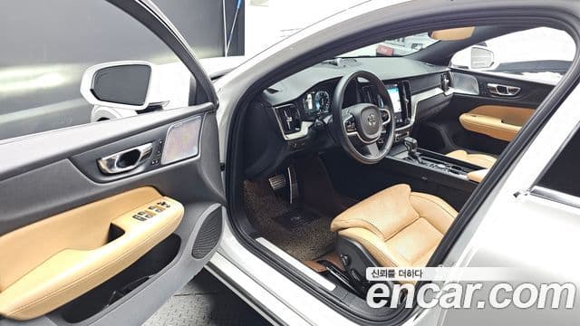 Volvo S60 2020 — Şəkil 9/20