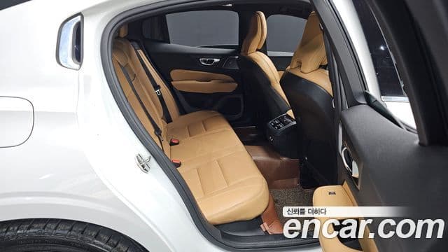 Volvo S60 2020 — Şəkil 11/20