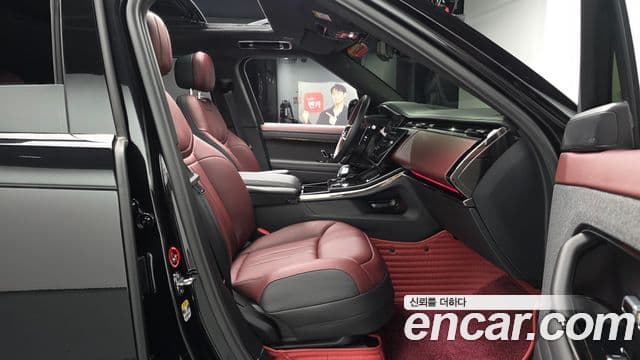 Land Rover Range Rover Sport 2025 — Photo 31/38