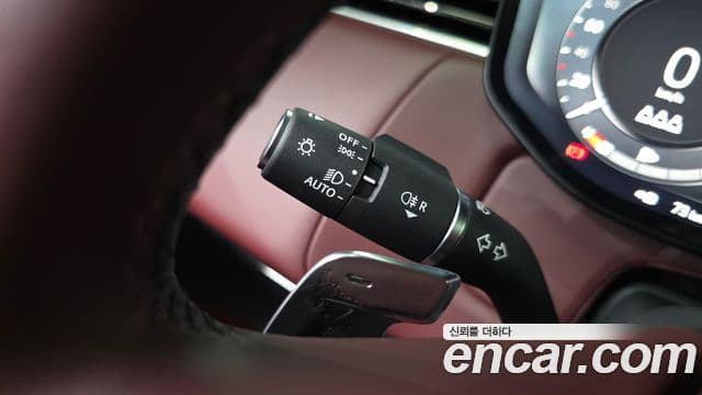 Land Rover Range Rover Sport 2025 — Photo 28/38