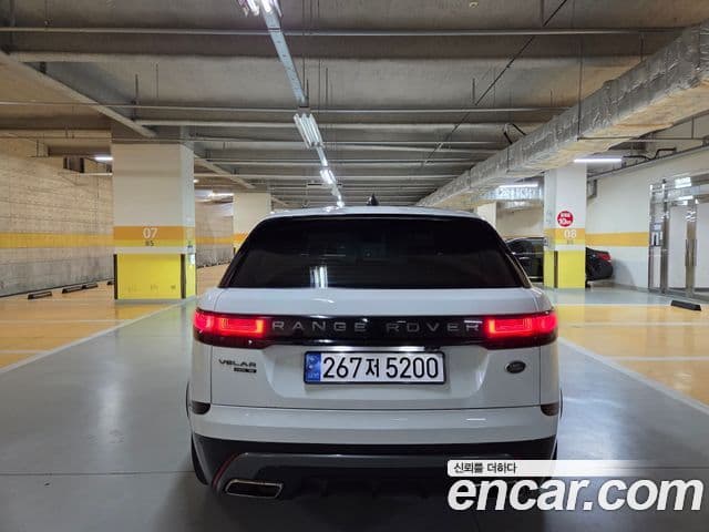 Land Rover Range Rover Velar 2018 — ფოტო 4/15