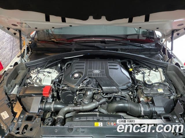 Land Rover Range Rover Velar 2018 — ფოტო 6/15